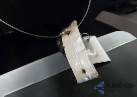 2009 Ford Escape Xlt z USA, uszkodzony, nr VIN 1FMCU03719KA63020